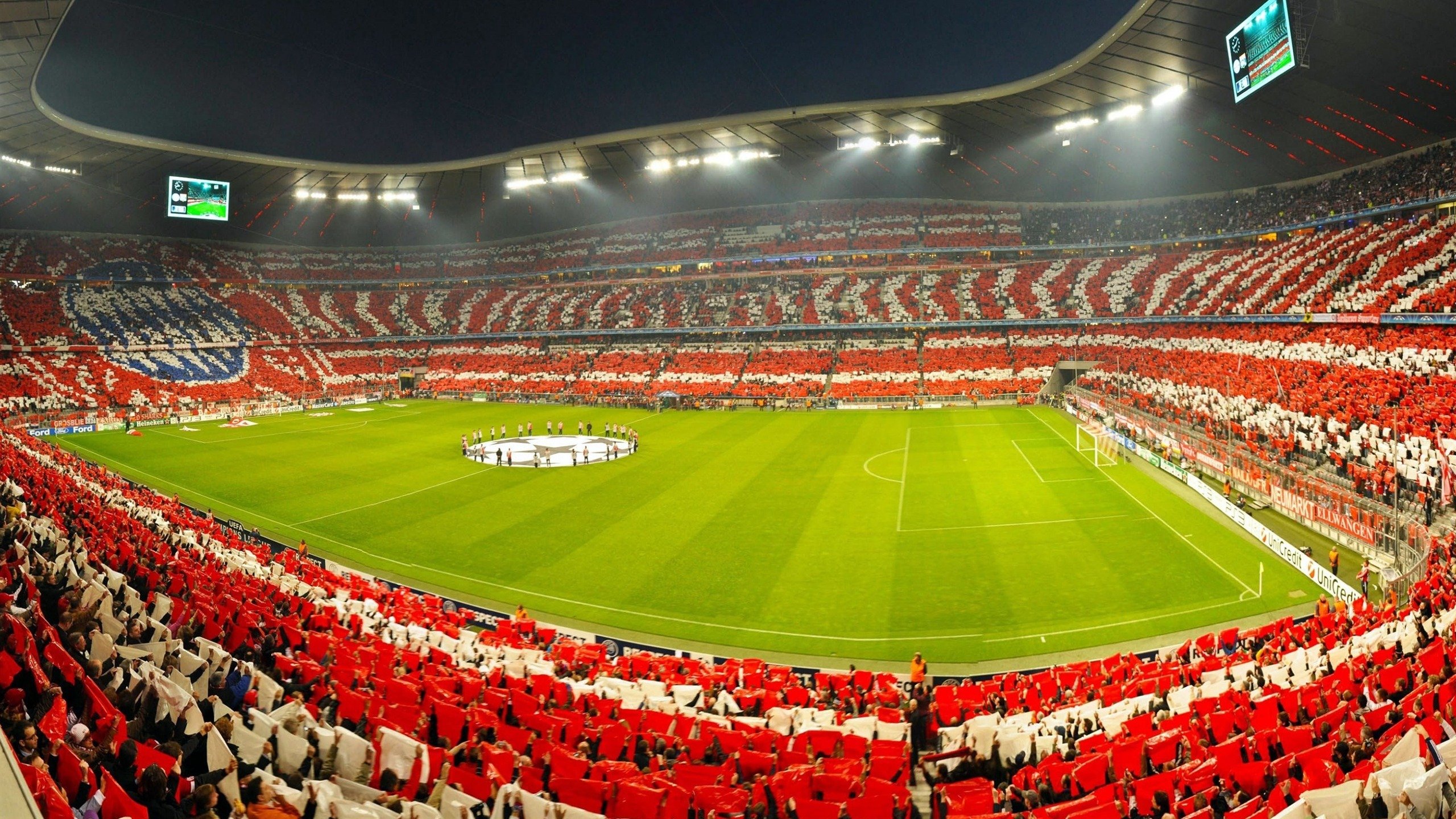 中超赛场上的经典对决被球迷反复讨论,中超最精彩的一场比赛