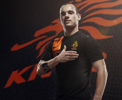 开云竞猜官网-《ApexLegends》冰封战场新地图正式上线引领冬季战术新潮流